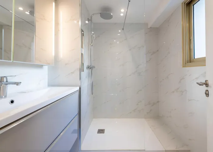 3-br Crossing Palm *