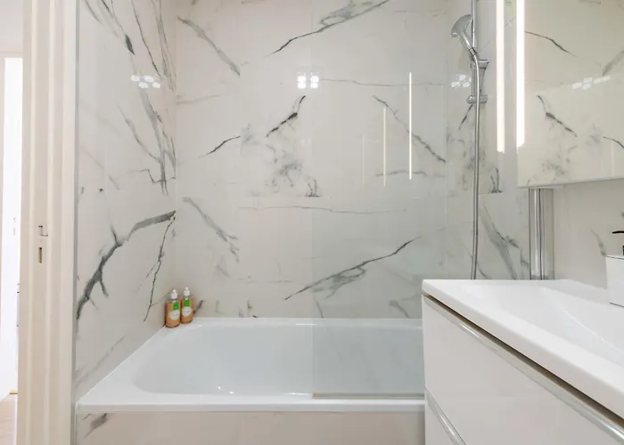 3-br Crossing Palm *