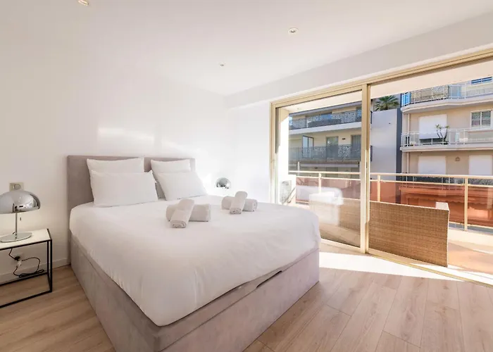 3-br Crossing Palm * Cannes