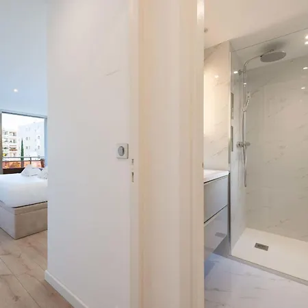 3-br Crossing Palm *