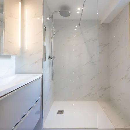 3-br Crossing Palm *